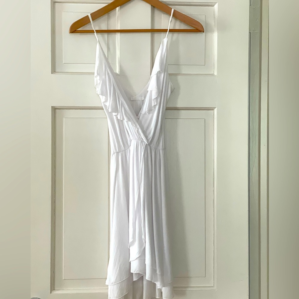 NWOT Indah Wrap Ruffle V Neck Mini Dress
